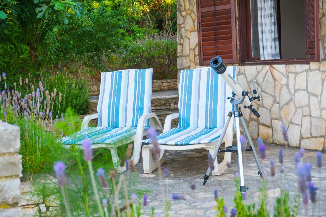 The Sea House Apartments 비스 외부 사진
