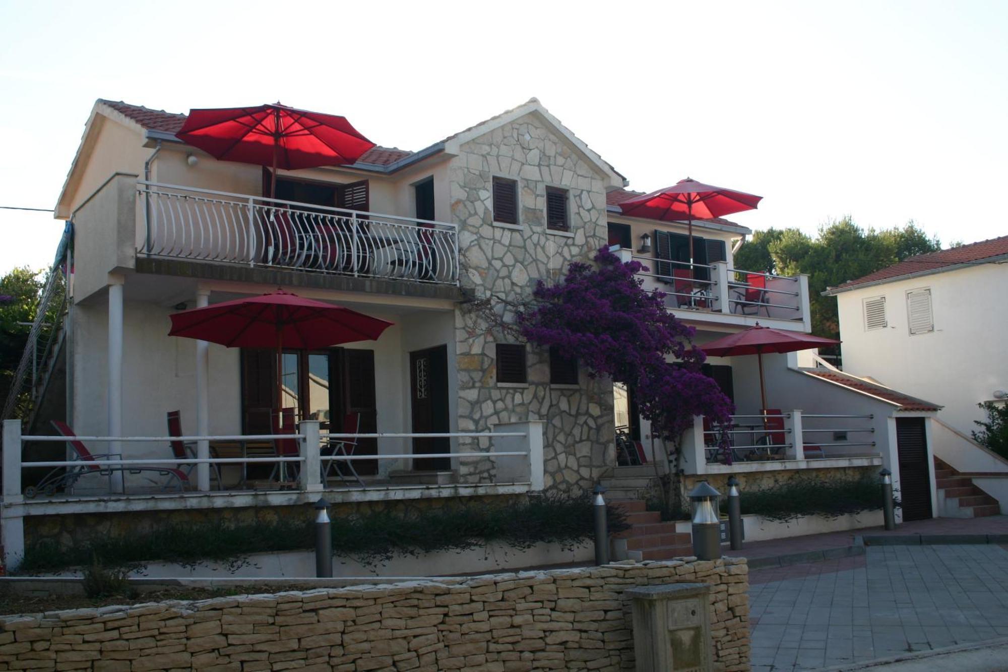 The Sea House Apartments 비스 외부 사진